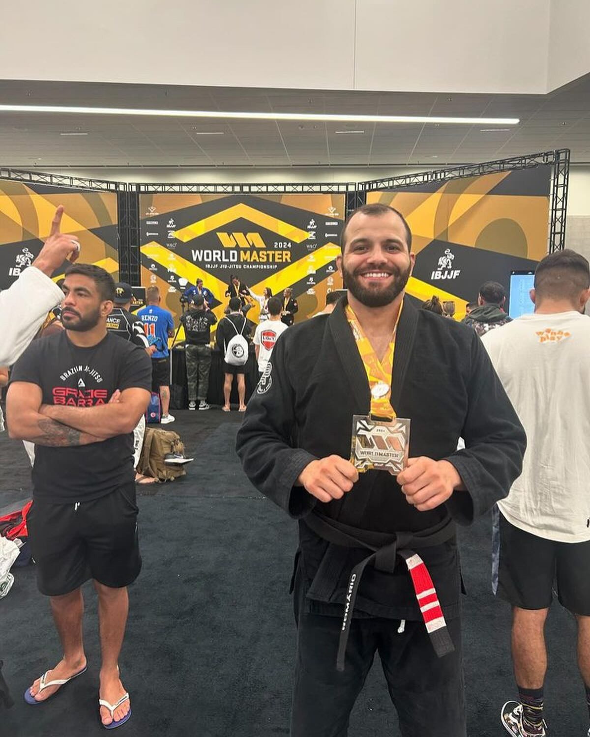 Romario Gomes with his medal at the 2024 IBJJF World Master Championship